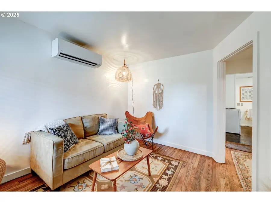 488 B St, Independence, OR 97351 - Image #3