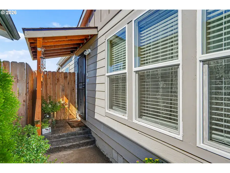 610 Vaughan Ln, Lebanon, OR 97355 - #3