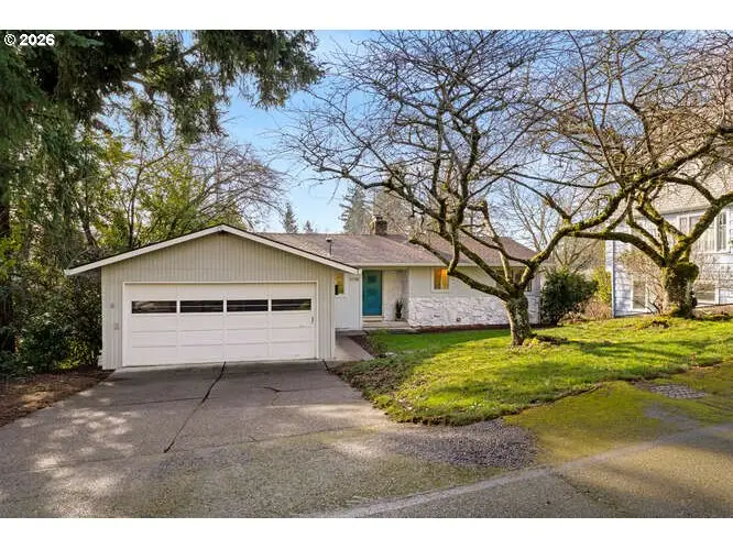 2738 SW Moss St, Portland, OR 97219 - Image #1