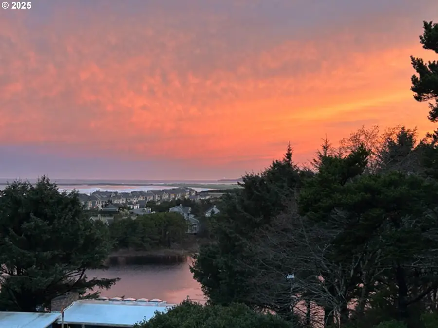 117 SW 66th St, South Beach, OR 97366 - Image #2