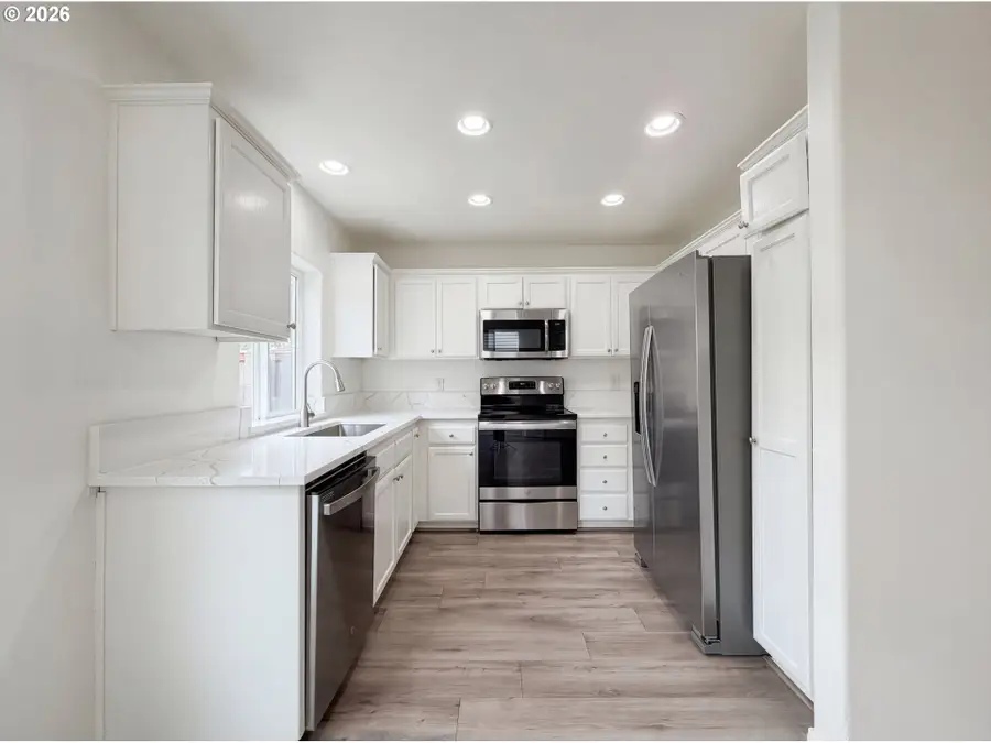 1262 NE Kinney St, Hillsboro, OR 97124 - #2