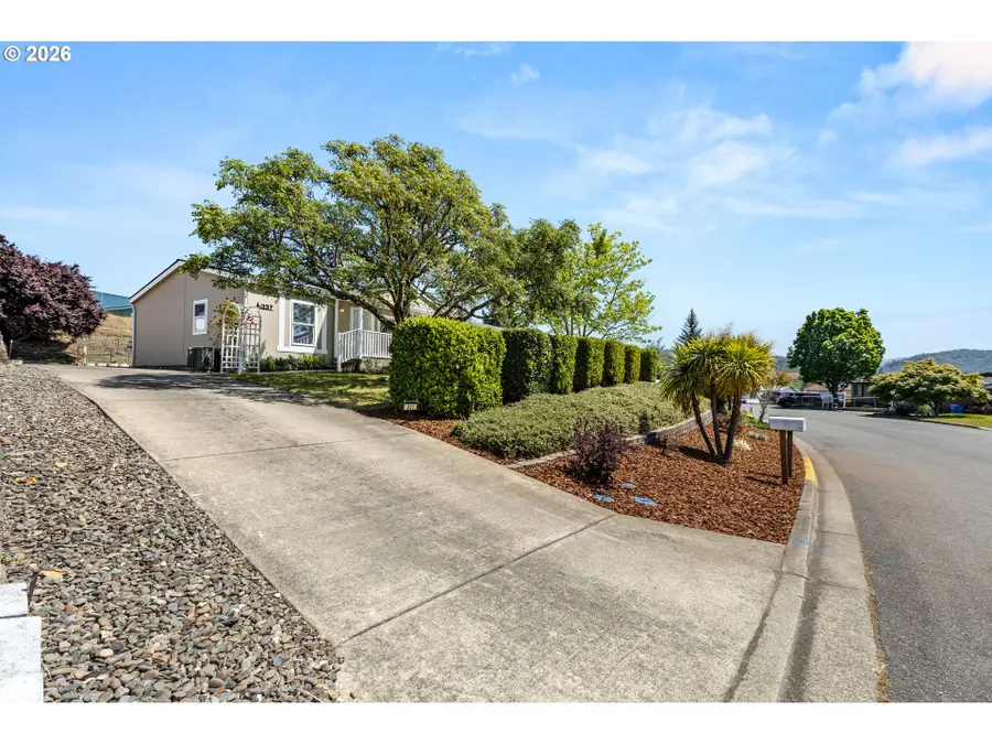 337 Monte Dr, Roseburg, OR 97471 - #2
