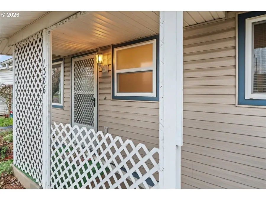 1386 Umpqua Rd, Woodburn, OR 97071 - #2