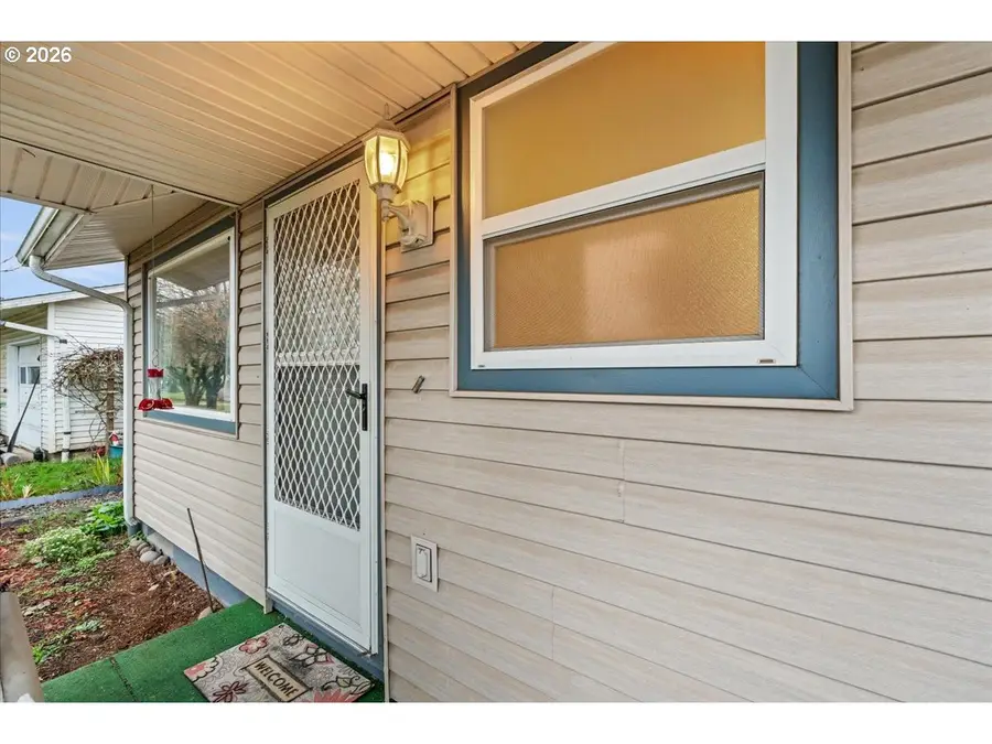 1386 Umpqua Rd, Woodburn, OR 97071 - #3
