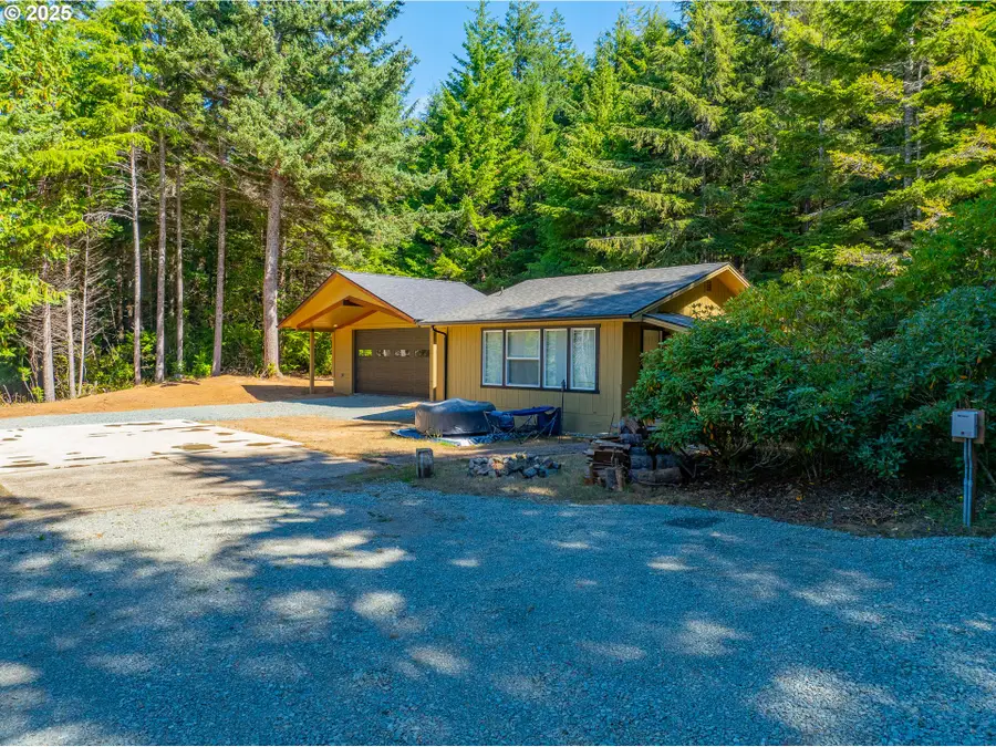 88627 Weiss Estates Ln, Bandon, OR 97411 - Image #2