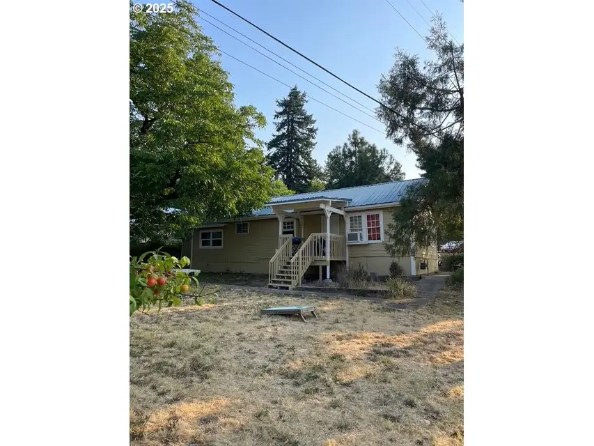420 SW 4th Ave, Myrtle Creek, OR 97457 - #1