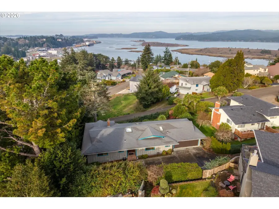 875 Signal Way, Coos Bay, OR 97420 - Image #3