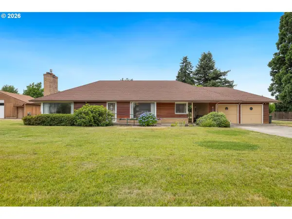 617 N Knights Bridge Rd, Canby, OR 97013