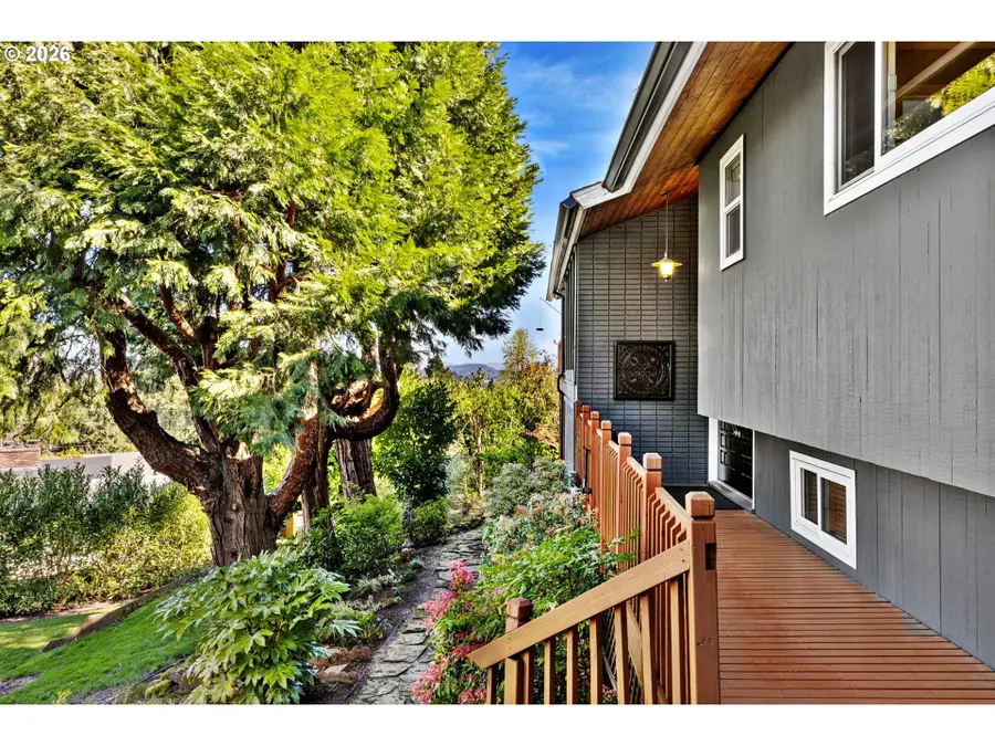 1658 Fircrest Dr, Lake Oswego, OR 97034 - #3