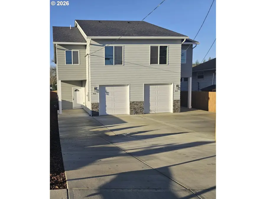 453 N 12th St, Saint Helens, OR 97051 - Image #2