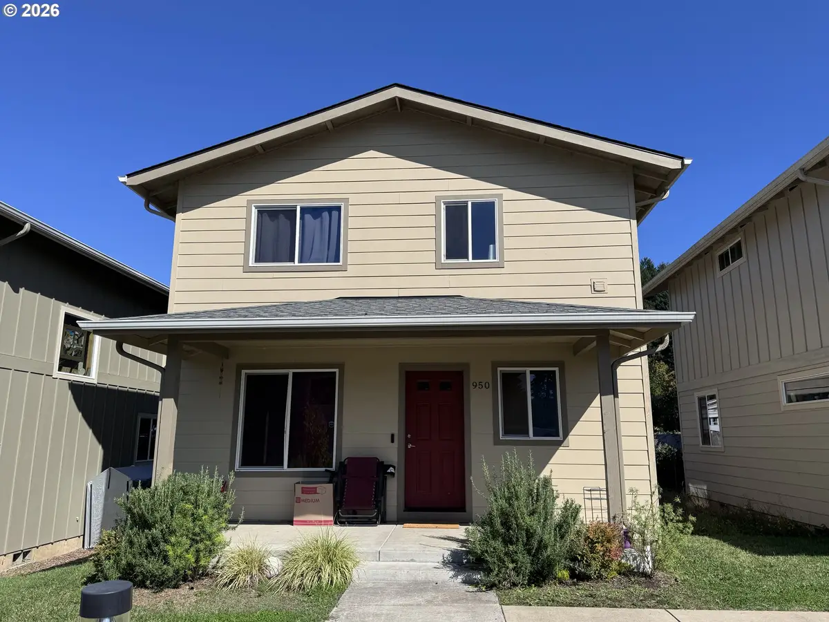 950 Arthur Ave, Cottage Grove, OR 97424 - #1