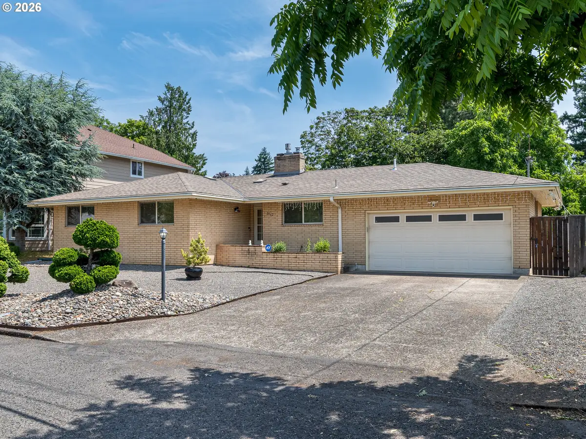 2042 SE 138th Ave, Portland, OR 97233 - #1