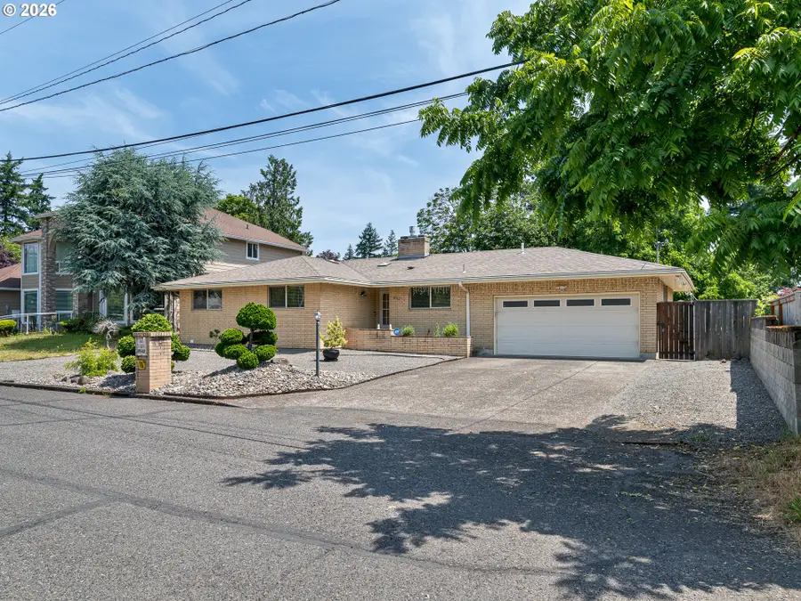 2042 SE 138th Ave, Portland, OR 97233 - #3