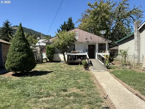 813 NE Broadway St, MyrtleCreek, OR 97457
