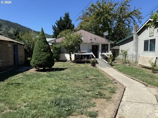 813 NE Broadway St, Myrtle Creek, OR 97457 - #2