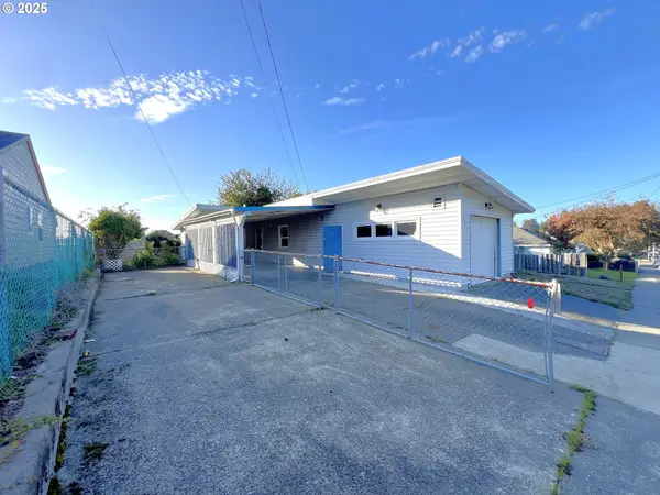 1780 Mcpherson St, NorthBend, OR 97459