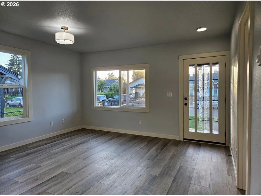 340 17th Ave, Longview, WA 98632 - #3
