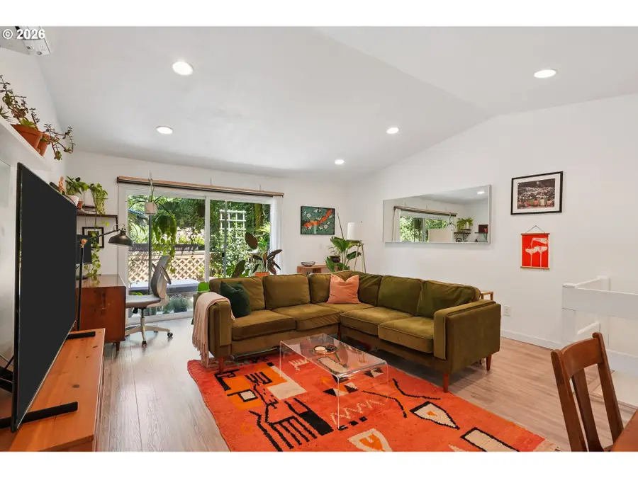 4594 SW Caldew St #A, Portland, OR 97219 - #2