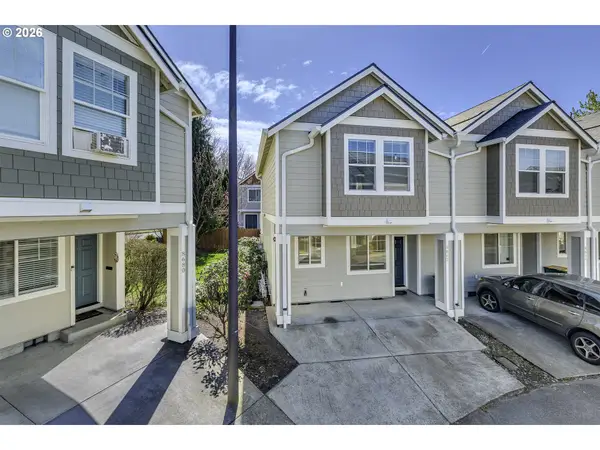 8662 NE Hyde Park Ln, Hillsboro, OR 97006