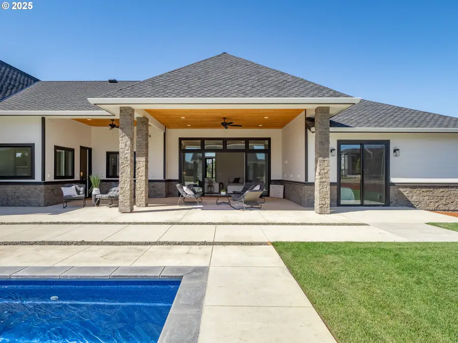 2110 SW Homer Ross Loop, McMinnville, OR 97128 - Image #2