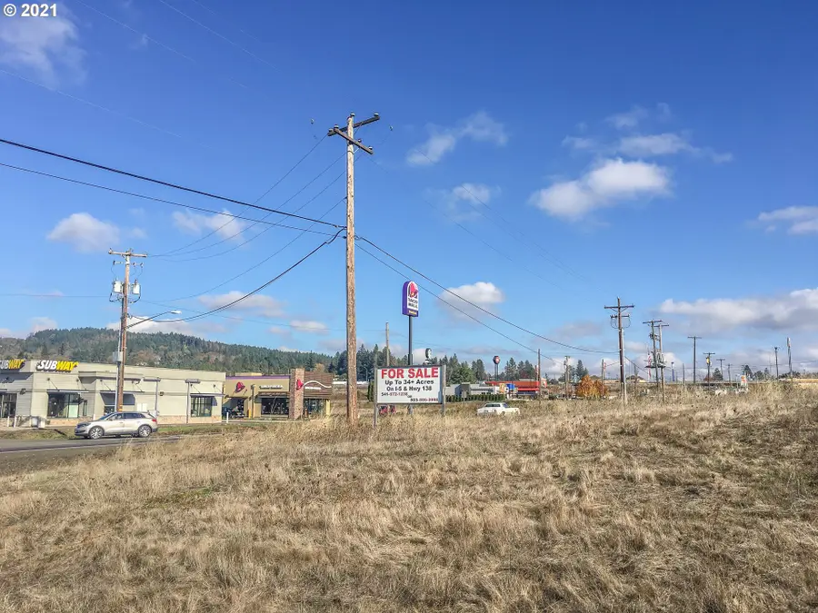 1688 W Central Ave, Sutherlin, OR 97479 - Image #3