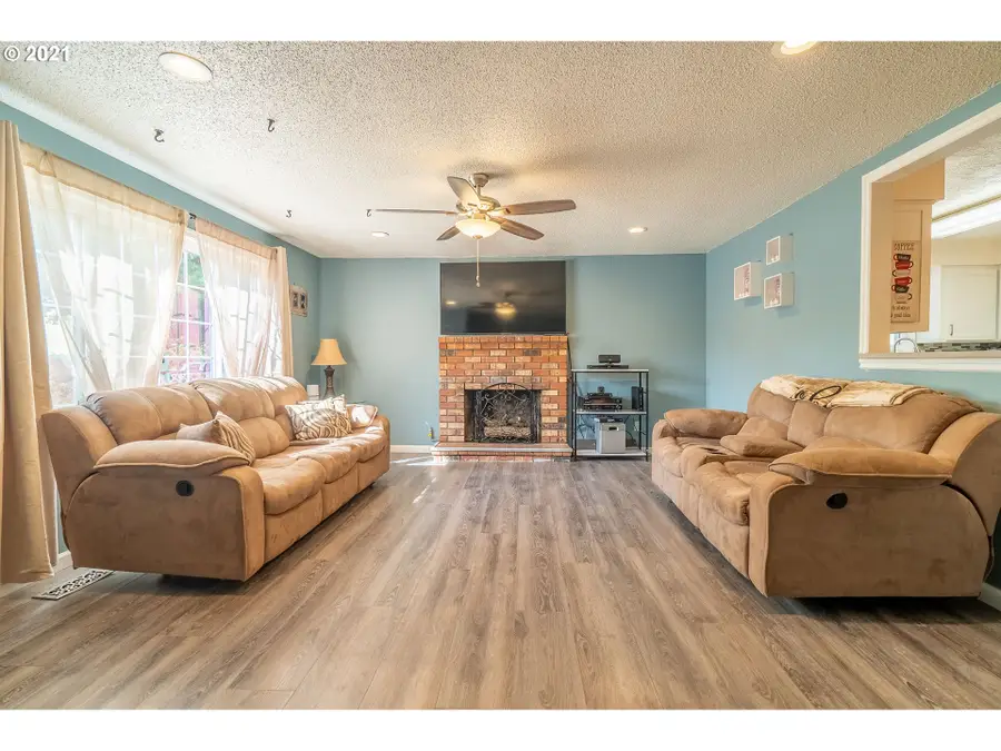 270 Brink Ct, Salem, OR 97317 - Image #3