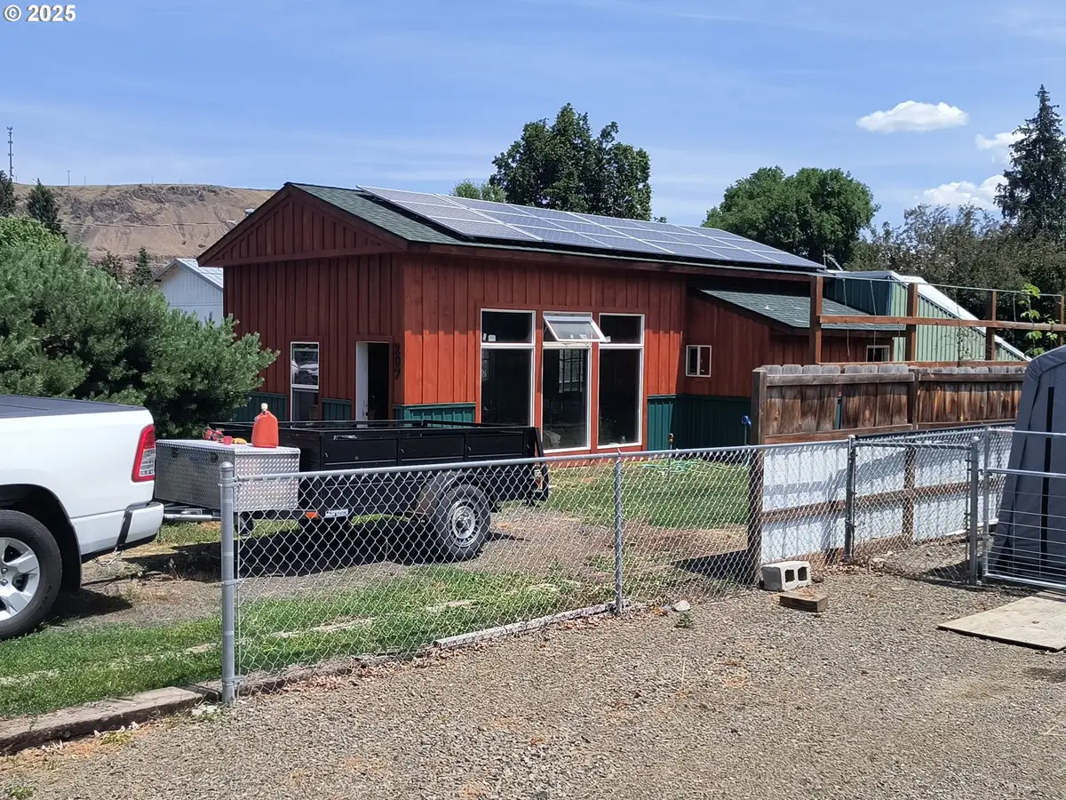 207 S Spruce St, Wallowa, OR 97885 - Image #1