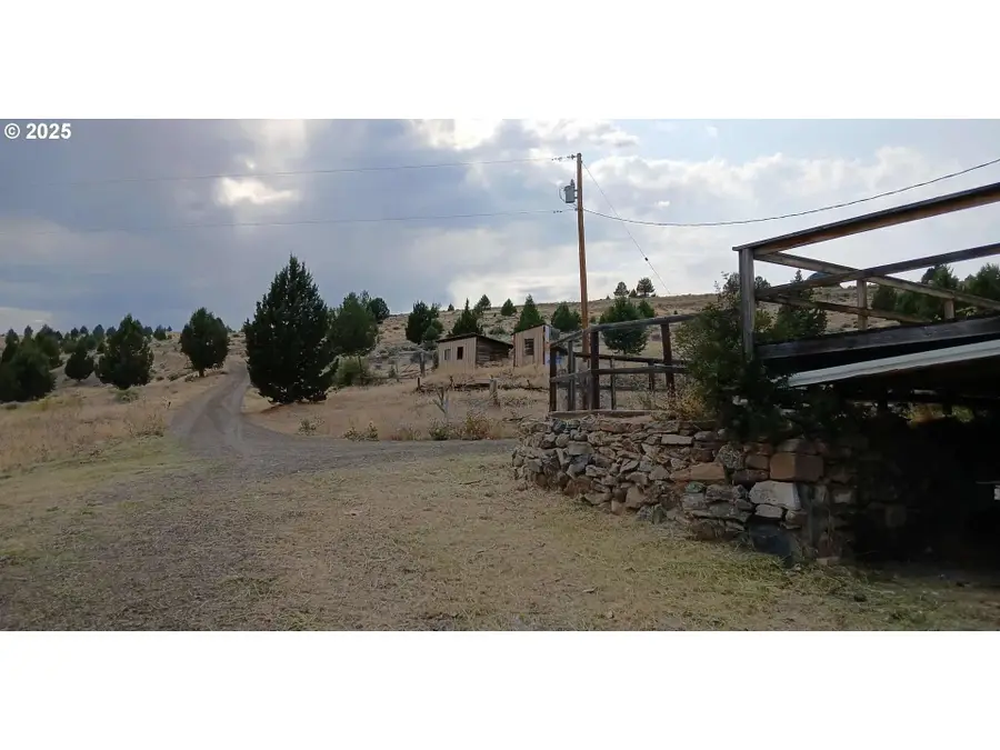 26113 W Bench Rd, John Day, OR 97845 - #2