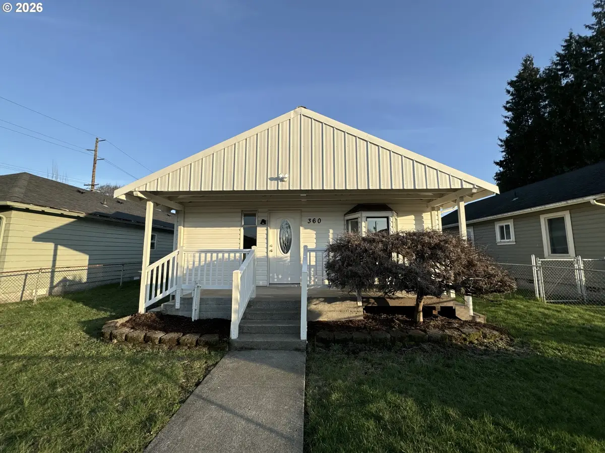 360 27th Ave, Longview, WA 98632 - #1