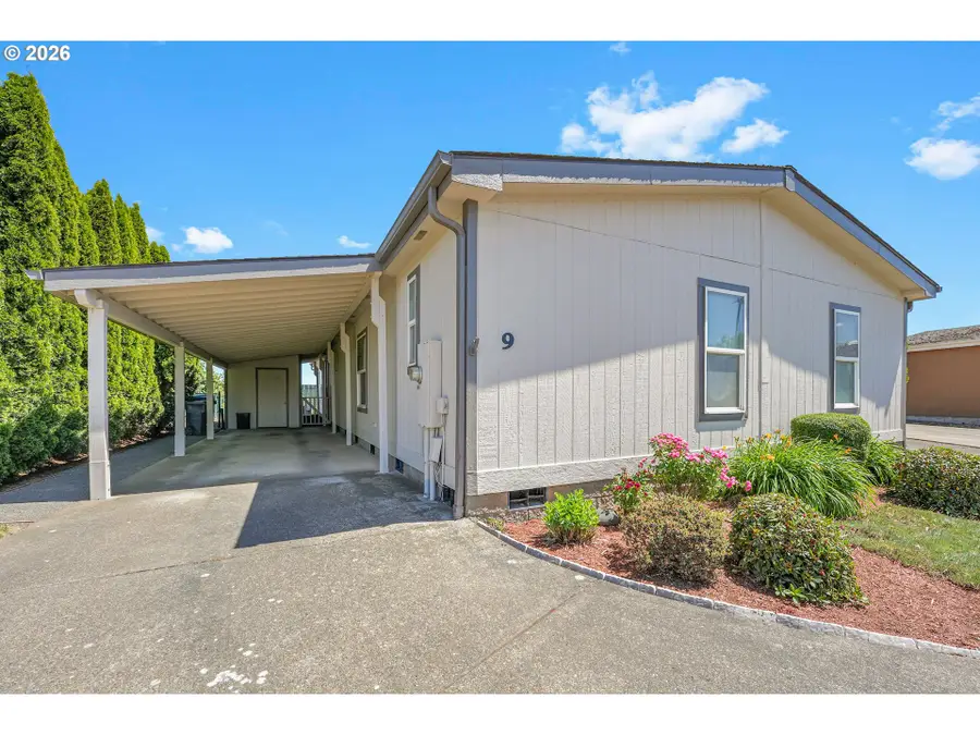11105 Main St Ne #9, Donald, OR 97020 - #3