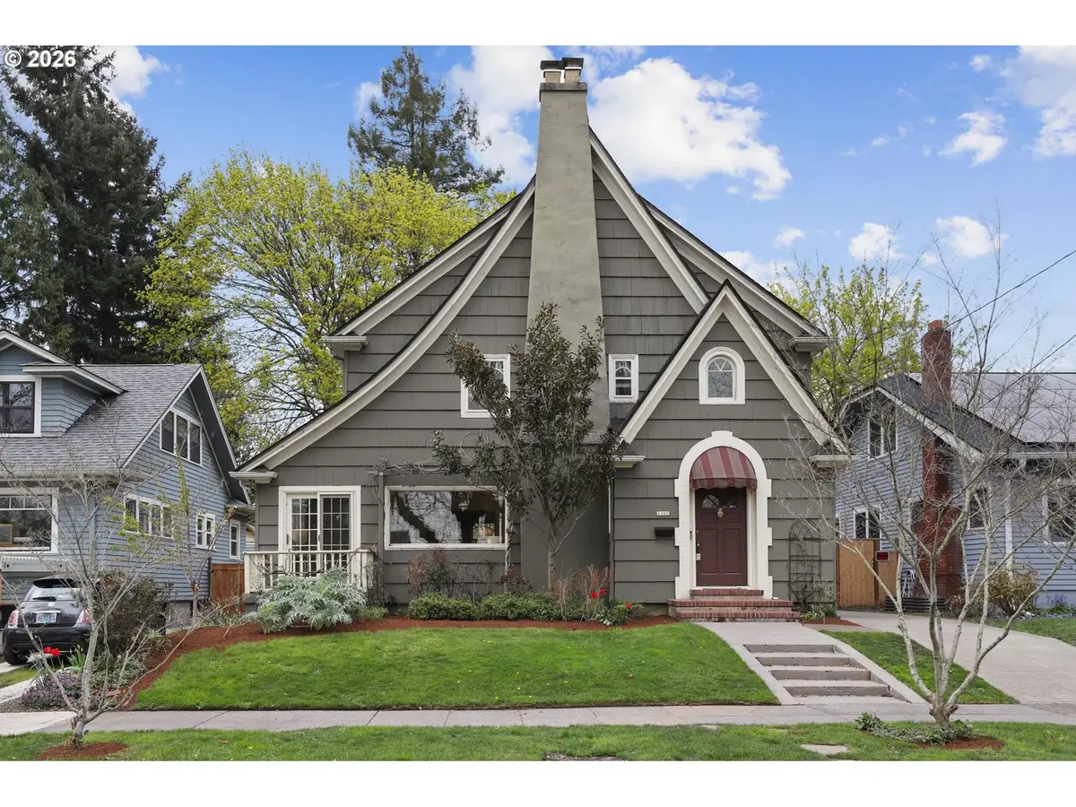 4307 SE Oak St, Portland, OR 97215 - #1