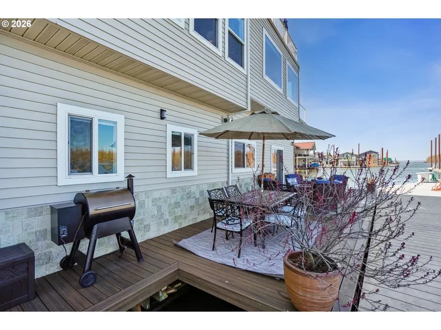 19609 NE Marine Dr #B18, Portland, OR 97230 - #3