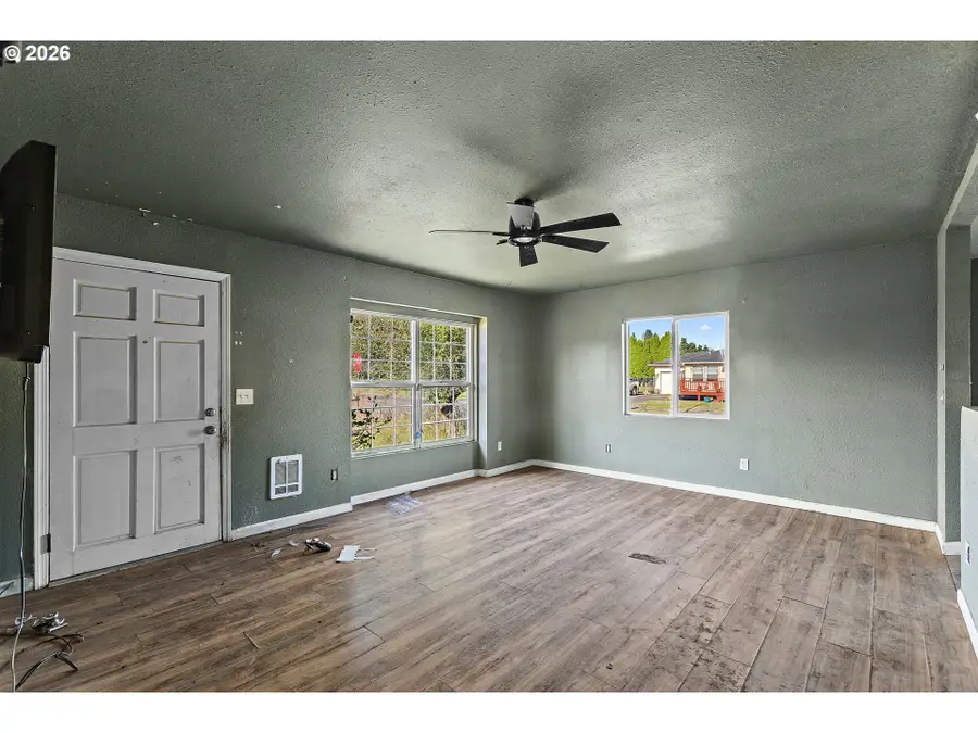 3176 Florida St, Longview, WA 98632 - #3