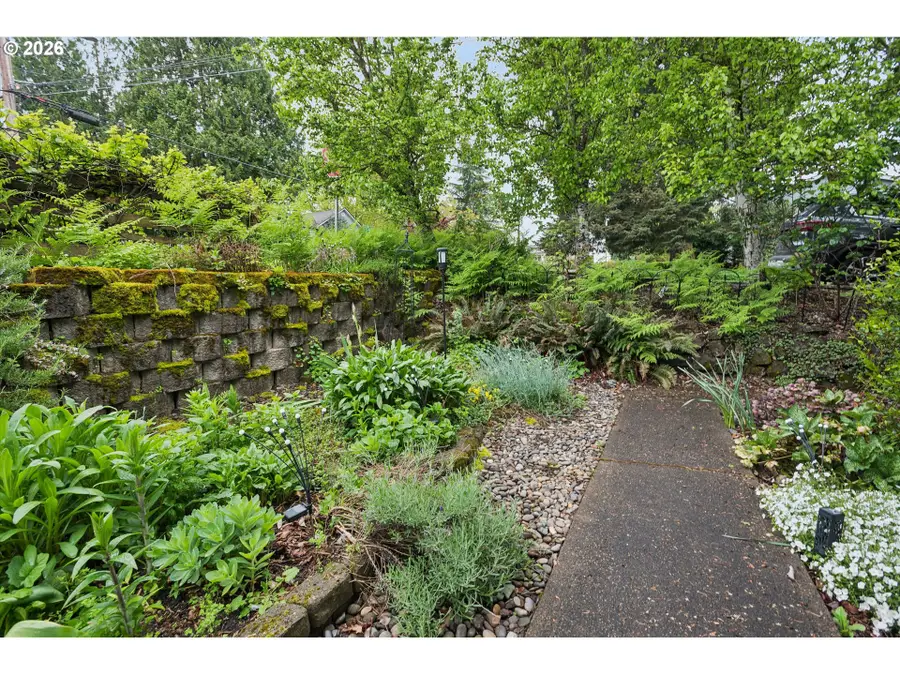 3305 SE Sellwood St, Milwaukie, OR 97222 - #3