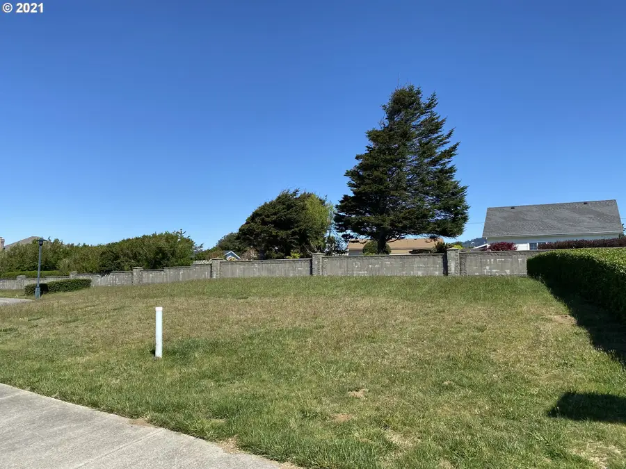 Sea Court Ln #3, Brookings, OR 97415 - Image #3