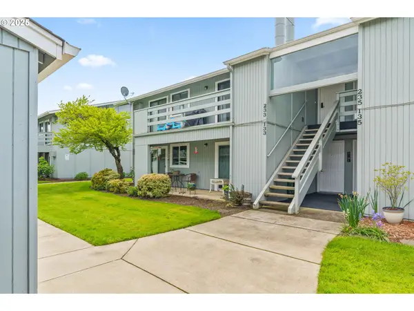 650 Harlow Rd #233, Springfield, OR 97477