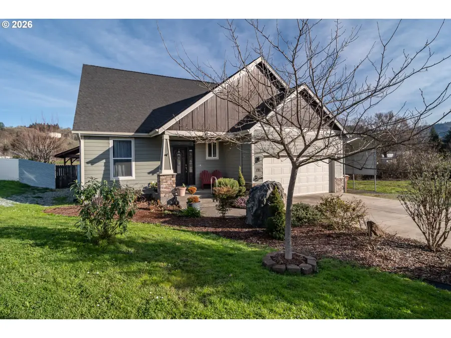 191 SE Callaham Ct, Myrtle Creek, OR 97457 - Image #2