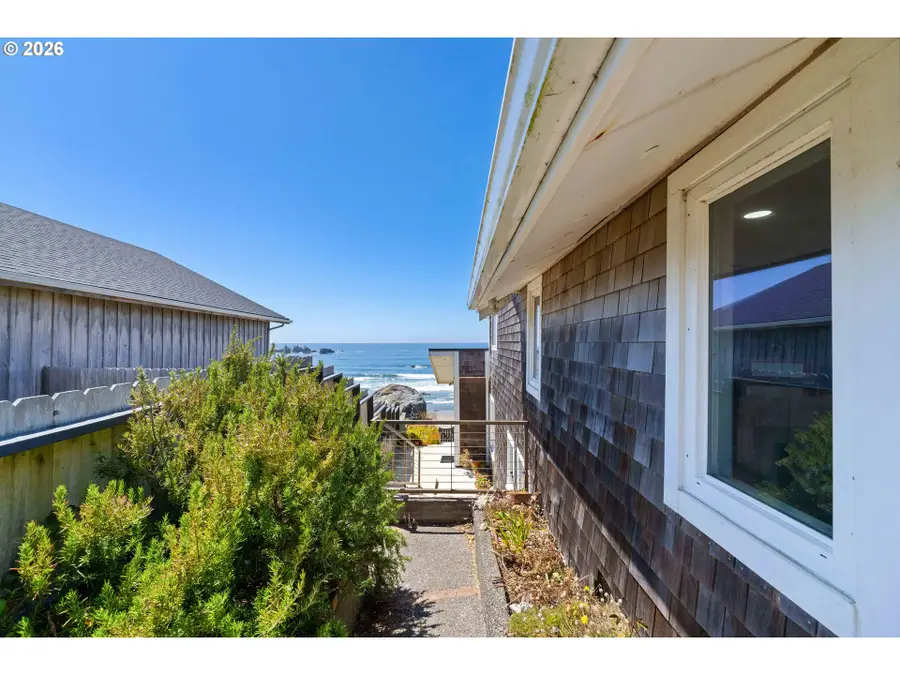 1370 Beach Loop Dr, Bandon, OR 97411 - #3