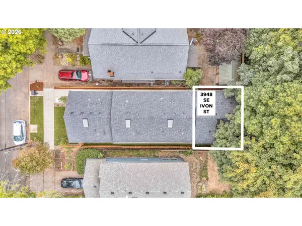 3948 SE Ivon St, Portland, OR 97202