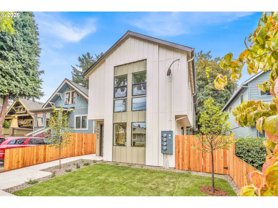 3948 SE Ivon St, Portland, OR 97202 - #3