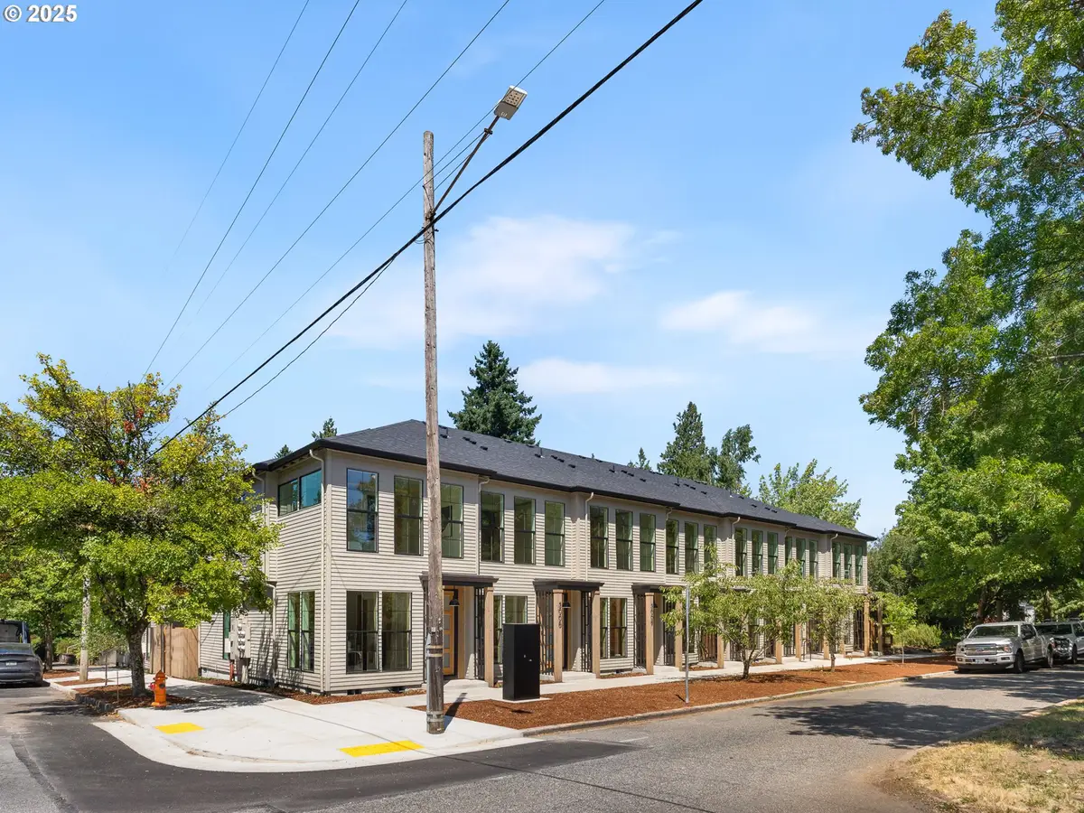 6009 NE 30th Ave #3, Portland, OR 97211 - Image #1