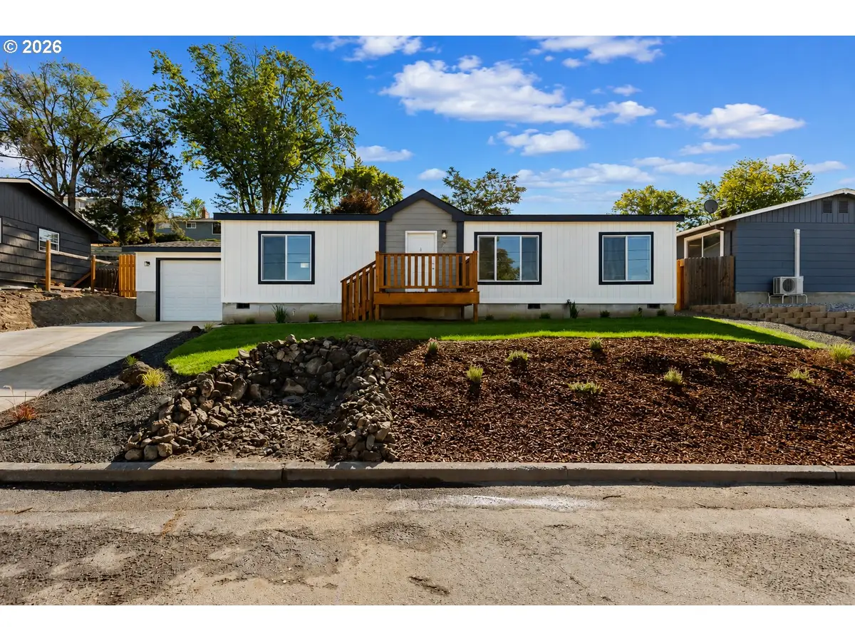 712 NW 6th St, Pendleton, OR 97801 - #1