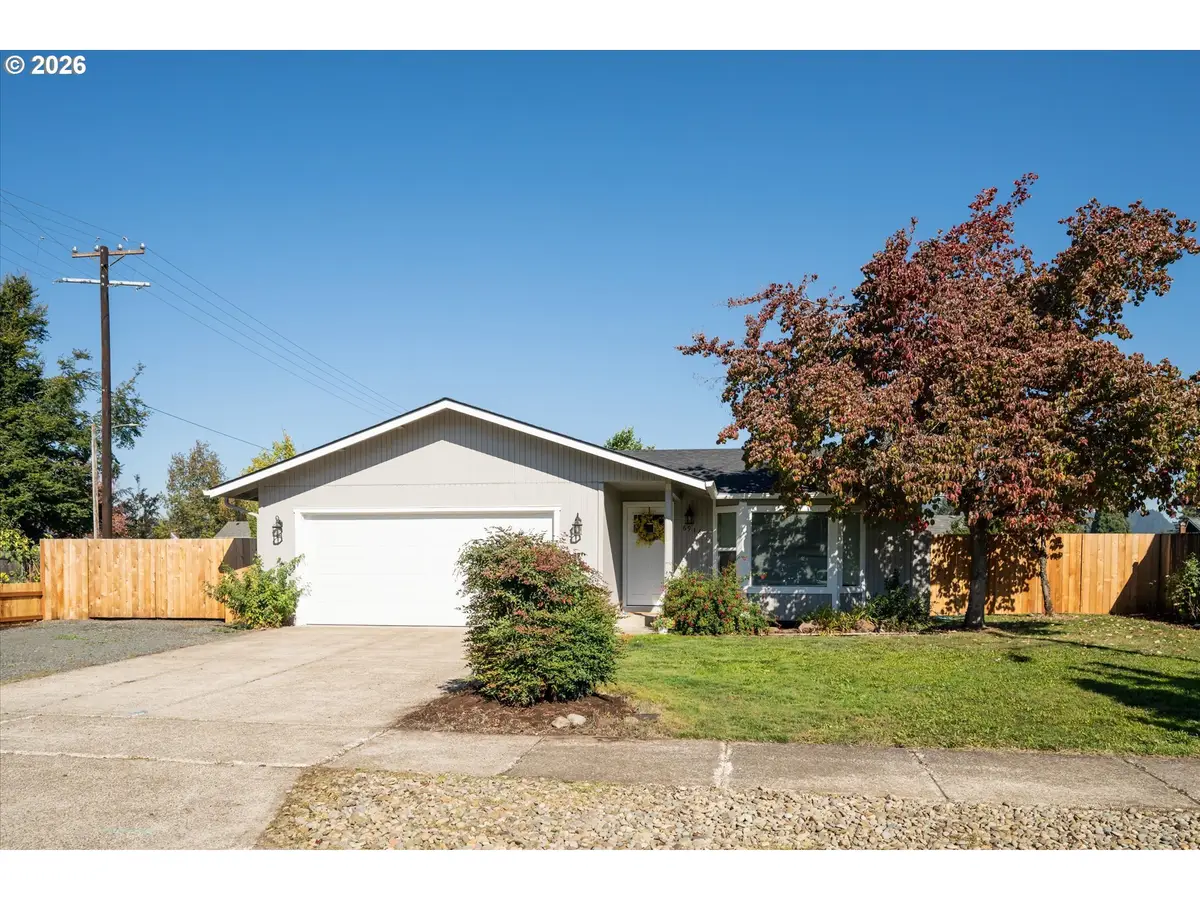 6916 D St, Springfield, OR 97478 - #1