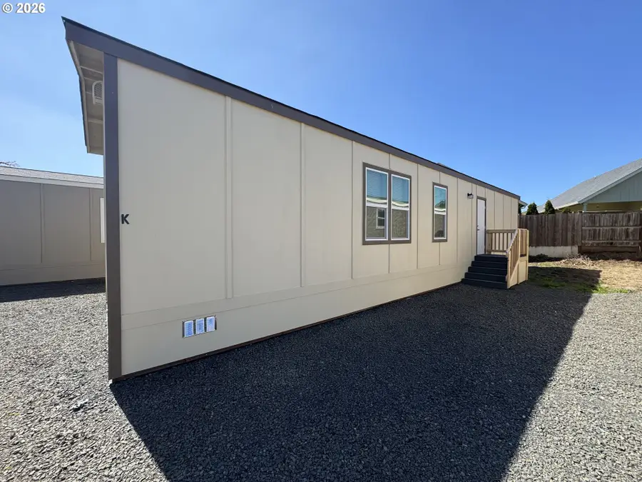 1085 W 1st Ave #K, Junction City, OR 97448 - #2