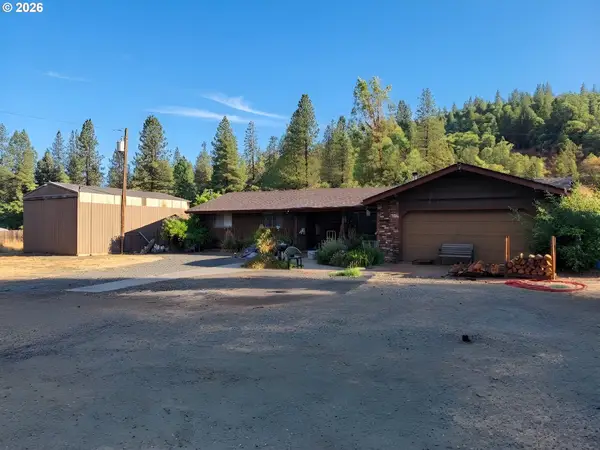 1760 Placer Rd, WolfCreek, OR 97497