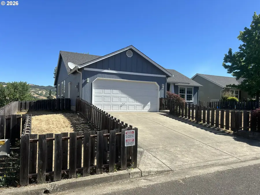 150 Umpqua View Dr, Roseburg, OR 97471 - #3
