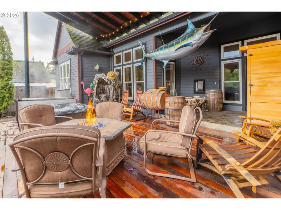 1749 22nd St, Hood River, OR 97031 - #3