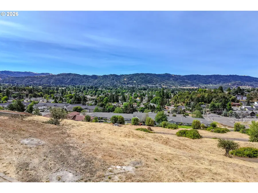 1981 Warewood Terrace Ct, Roseburg, OR 97471 - #2