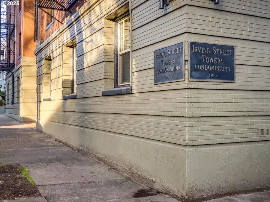 2109 NW Irving St Nw #410, Portland, OR 97210 - #2