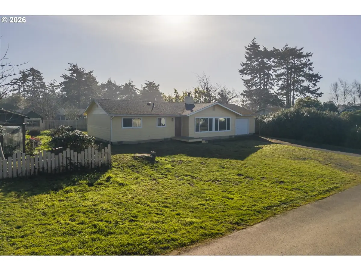 950 1st St Ne, Bandon, OR 97411 - #1